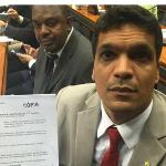 Deputado Federal do PSOL que quer acabar com a laicidade do Estado é suspenso pelo partido!