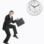 Empregado que chega atrasado pode ser impedido de trabalhar?