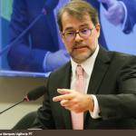 A Justiça não pode fraquejar; mas a água já começa a sair pelos ladrões
