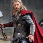 Como o martelo do Thor (Mjölnir) pode afetar a herança do Loki?