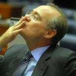 O que acontece se eu desobedecer a uma decisão judicial?