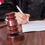Menos é mais: Juiz do tribunal escreve receita para advogado ser mais conciso