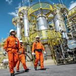 Petrobras revê modelo de gestão e promete cortar custos