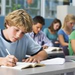 Estudantes que tiveram formatura atrasada por greve em escola têm direito à matricula no ensino superior