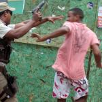 Excesso em abordagem policial gera o dever de indenizar