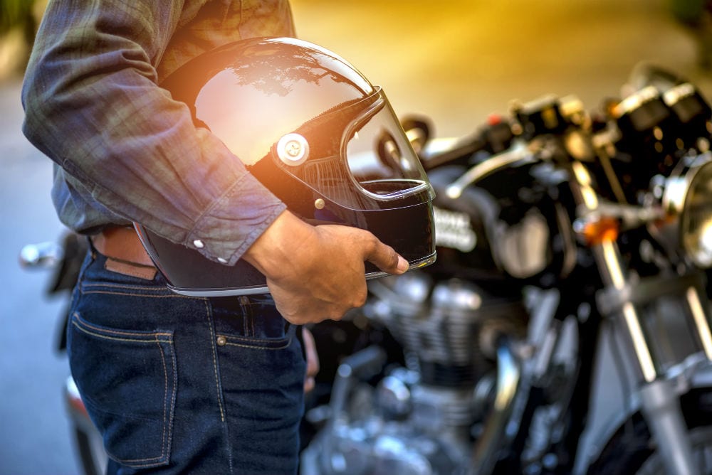 A Retirada Do Capacete De Um Motociclista Acidentado Pode Causar