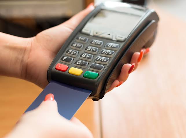 Saiba porque utilizar máquina de cartão de outra empresa/CPF pode te trazer  problemas | Jusbrasil