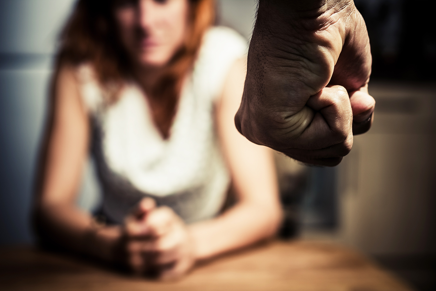 V&iacute;tima de Viol&ecirc;ncia Dom&eacute;stica pode retirar a medida protetiva?